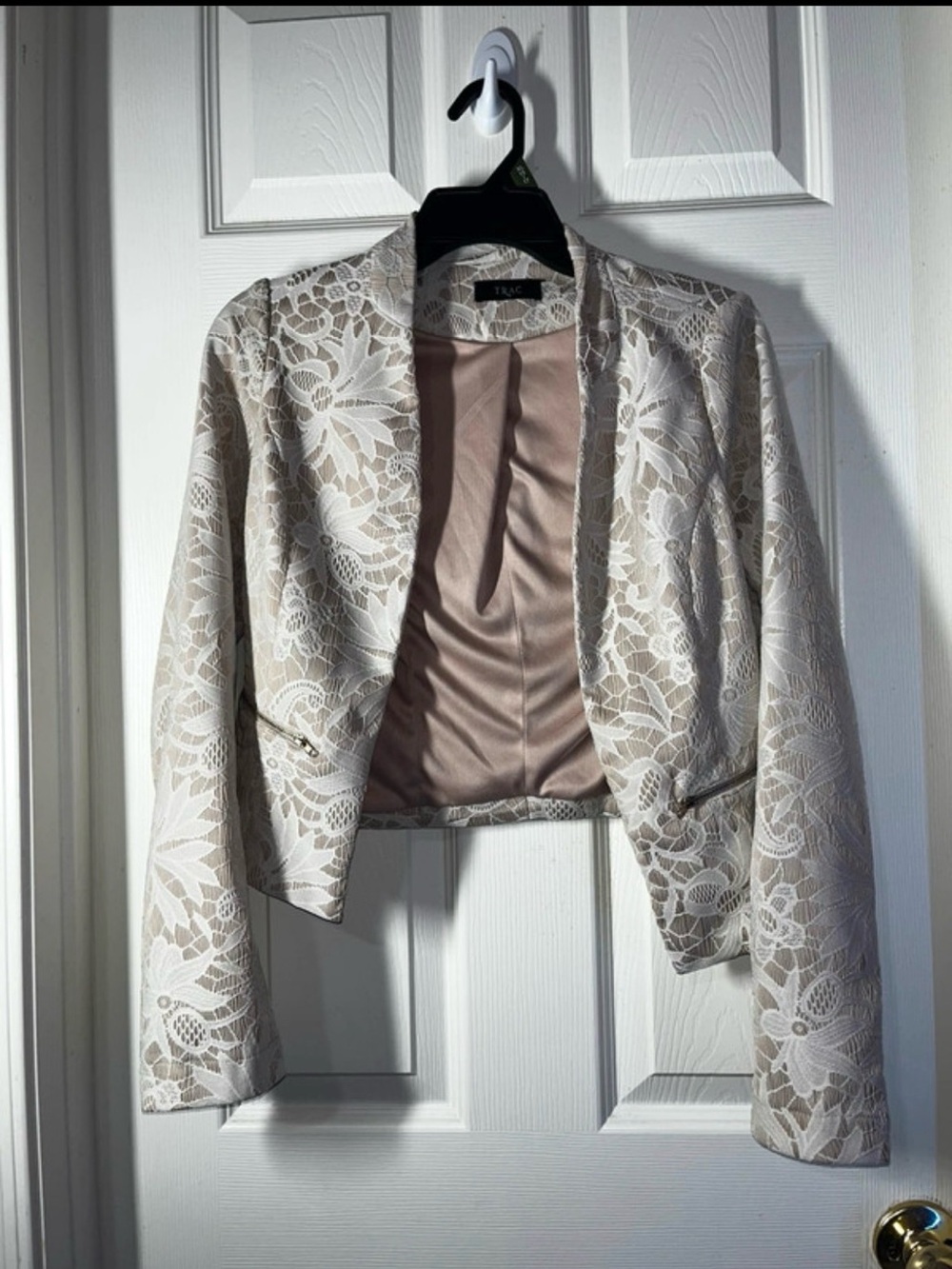 Lace Cropped Blazer Jacket in Ivory